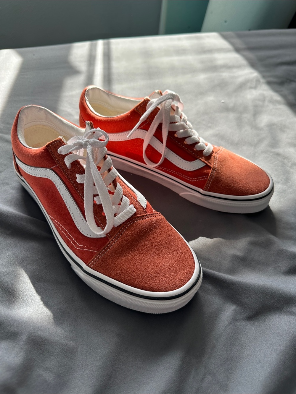 Vans Low-Top skate Sneakers in Rust Orange with White Stripe